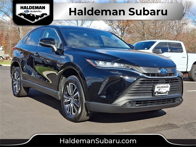 2021 Toyota Venza LE's photo