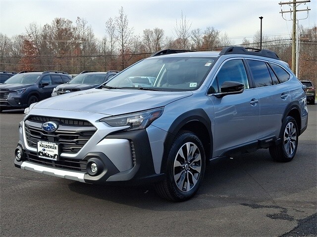 2023 Subaru Outback Limited photo 2