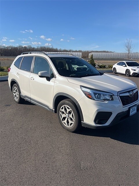 2019 Subaru Forester Premium photo 2