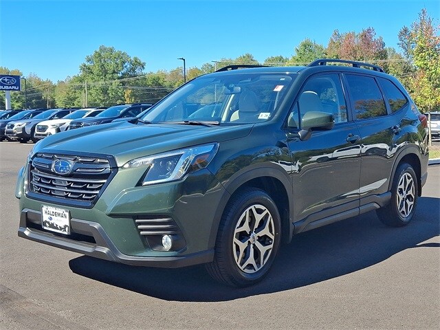 2023 Subaru Forester Premium photo 3