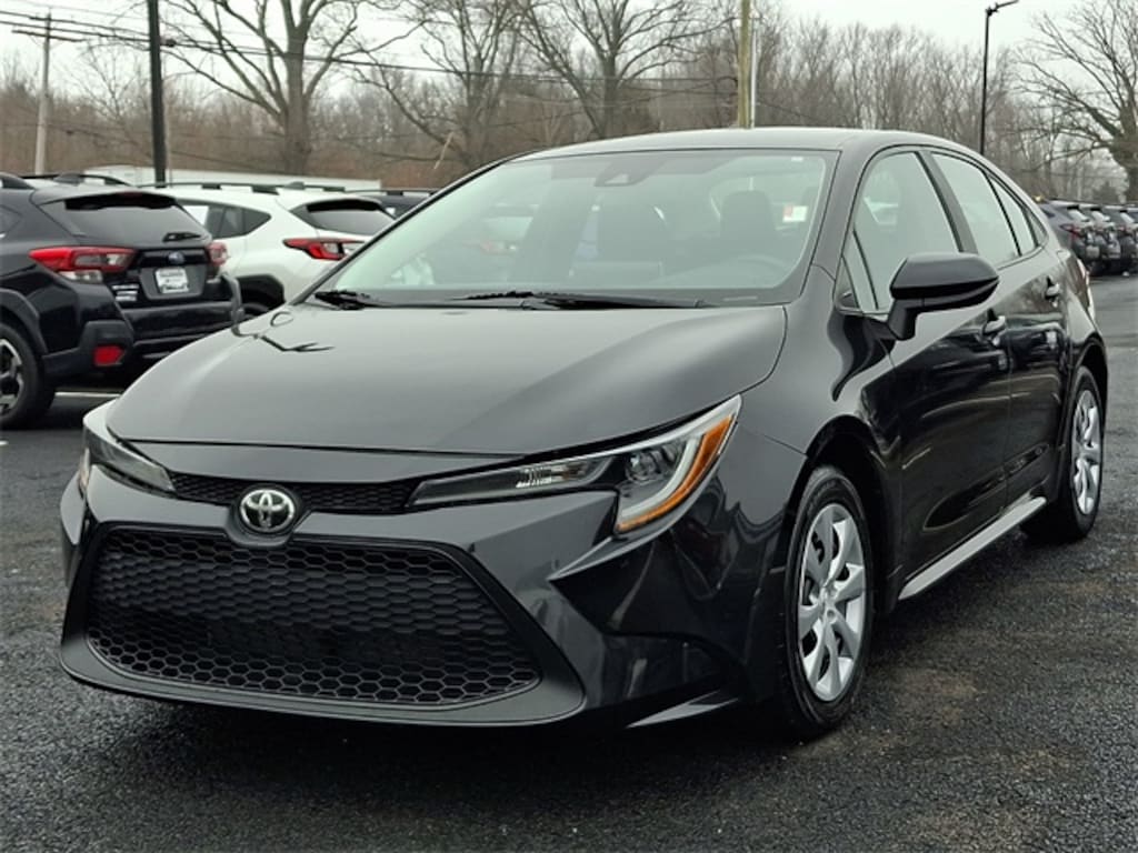 Used 2021 Toyota Corolla LE Sedan