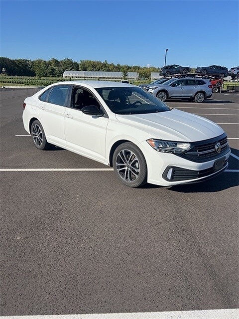 2022 Volkswagen Jetta 1.5T Sport photo 2