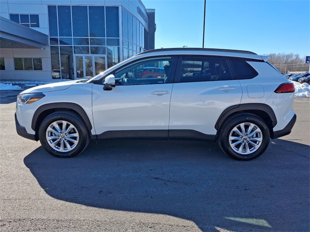 Used 2022 Toyota Corolla Cross LE SUV