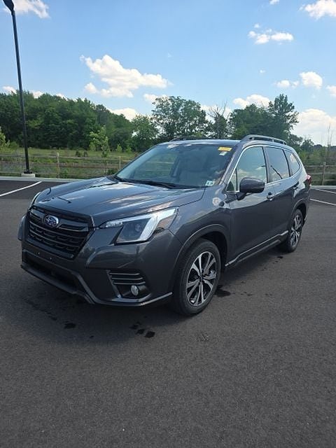 2023 Subaru Forester Limited's photo