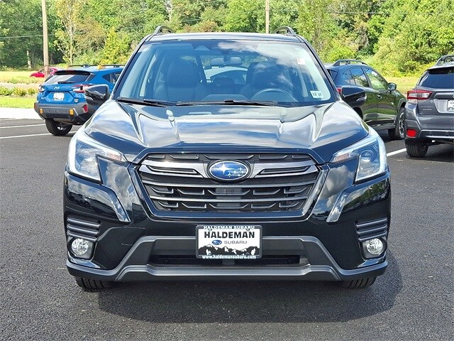 2023 Subaru Forester Limited photo 2