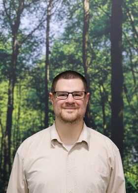 Staff member Vinny Larosa from 6d7cd3b90b21