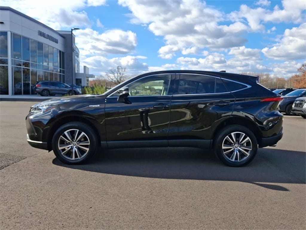 Used 2021 Toyota Venza LE SUV