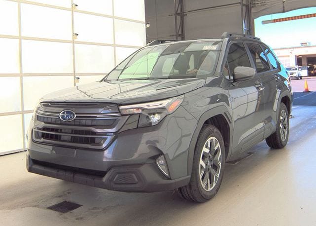 2025 Subaru Forester Premium's photo
