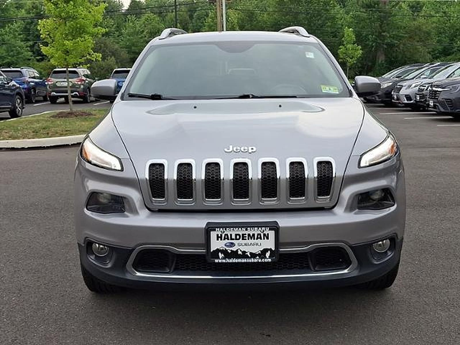 Used 2017 Jeep Cherokee Limited with VIN 1C4PJMDB0HW543856 for sale in Robbinsville Township, NJ