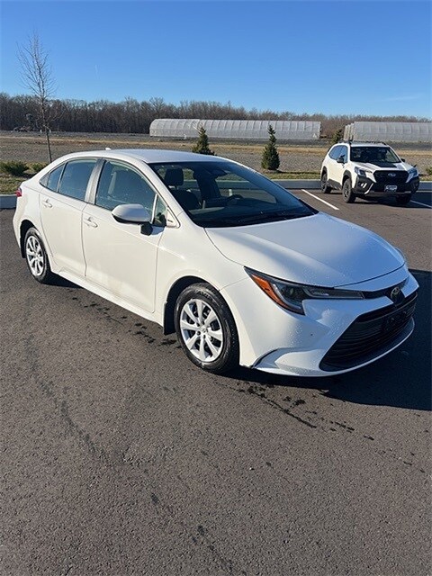 2023 Toyota Corolla LE photo 3