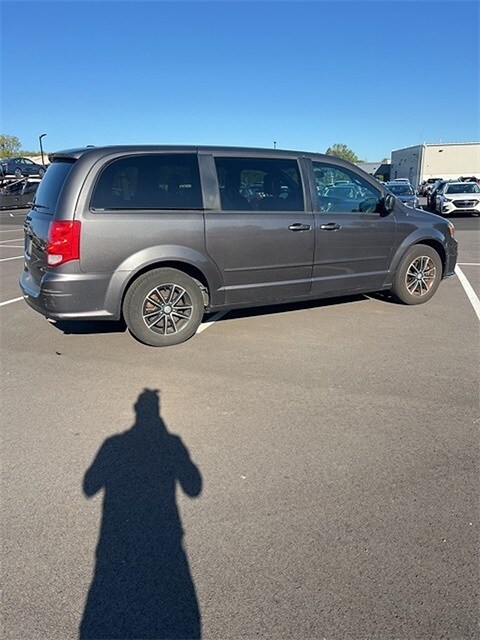 2015 Dodge Grand Caravan SE photo 3