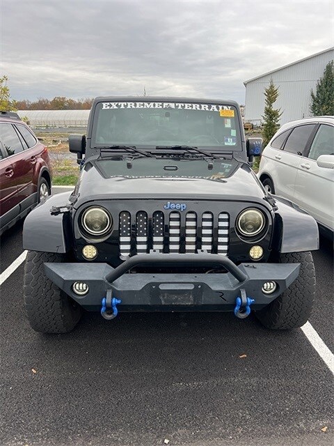 2012 Jeep Wrangler Unlimited Sahara photo 2
