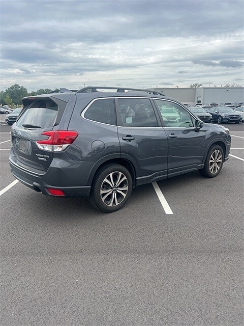 2022 Subaru Forester Limited photo 3