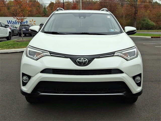 2018 Toyota RAV4 Limited photo 2