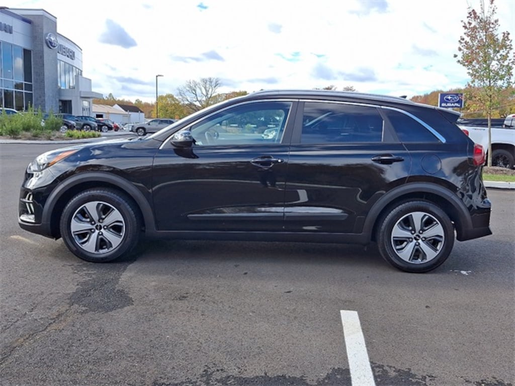 Used 2022 Kia Niro LX SUV