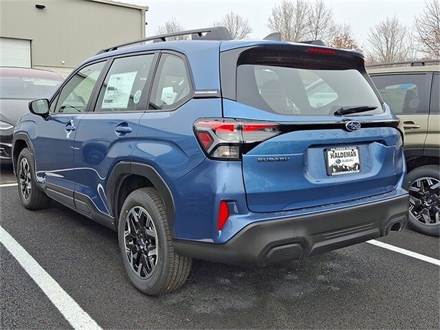 2025 Subaru Forester Base photo 3