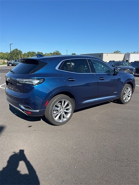 2023 Buick Envision Avenir photo 3
