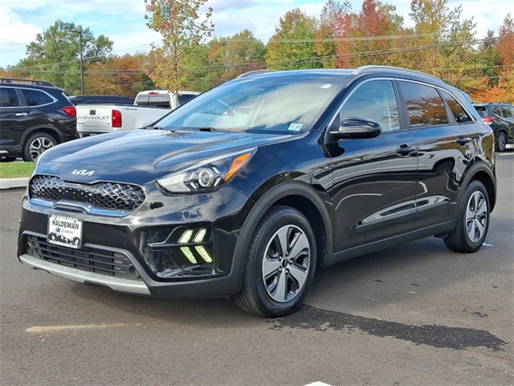Used 2022 Kia Niro LX SUV