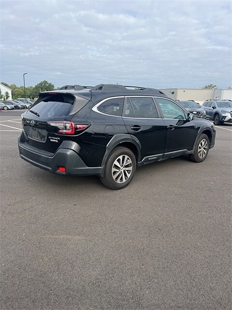 2023 Subaru Outback Premium photo 3