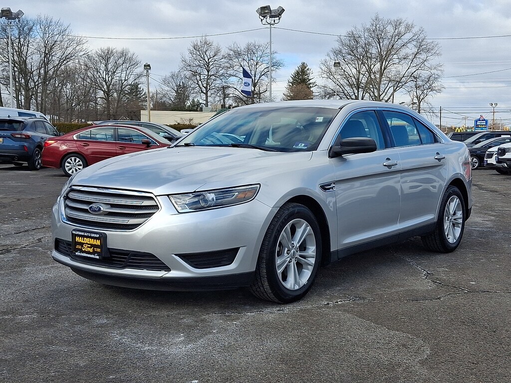 Used 2015 Ford Taurus SE Sedan