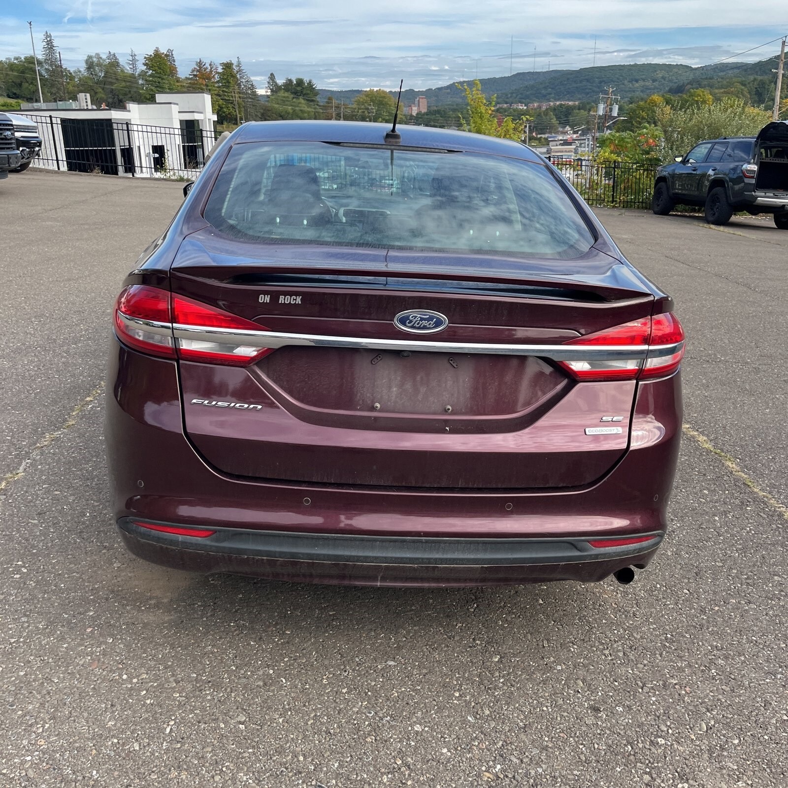 2017 Ford Fusion SE photo 3