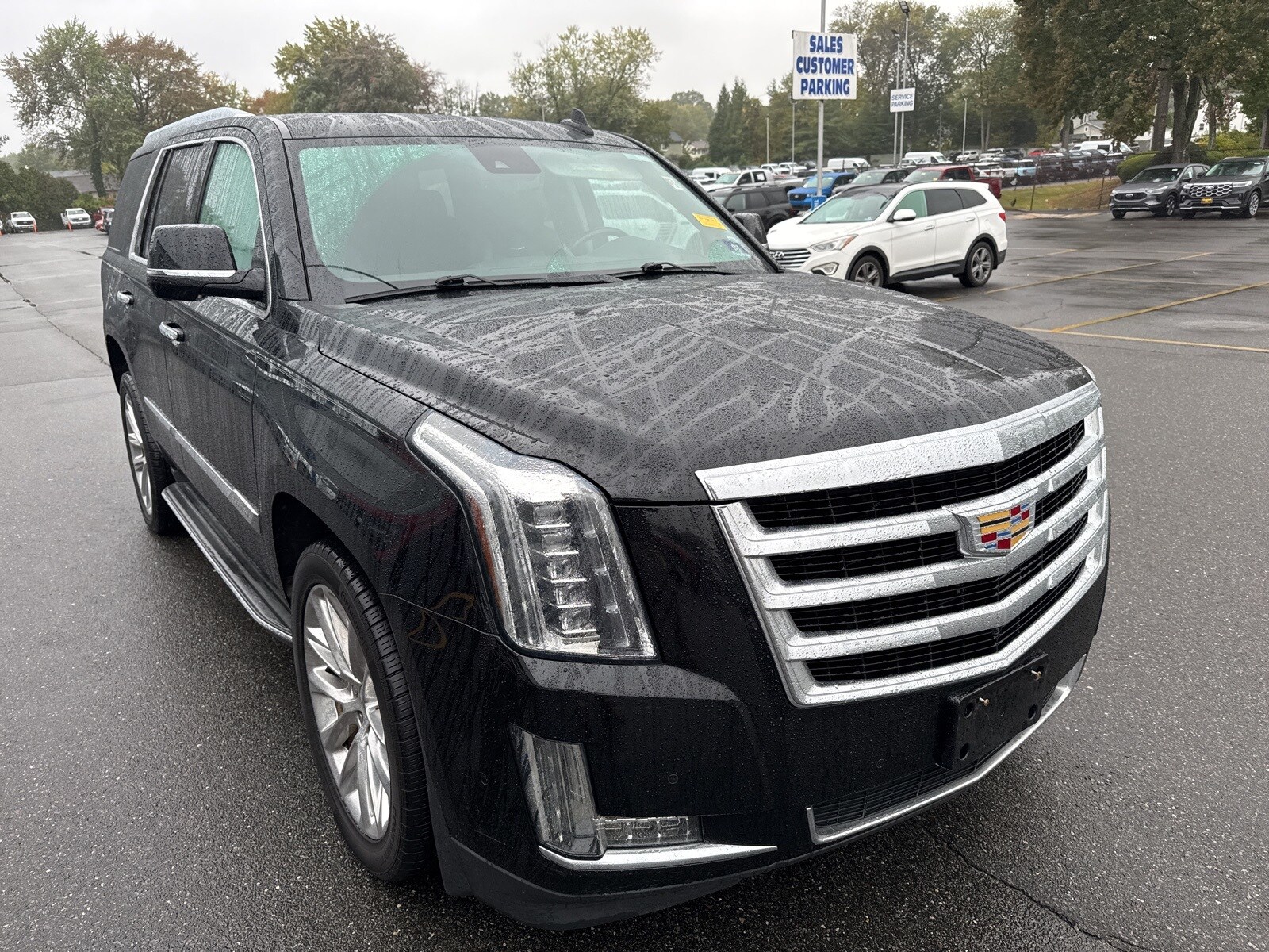 2020 Cadillac Escalade Luxury photo 2