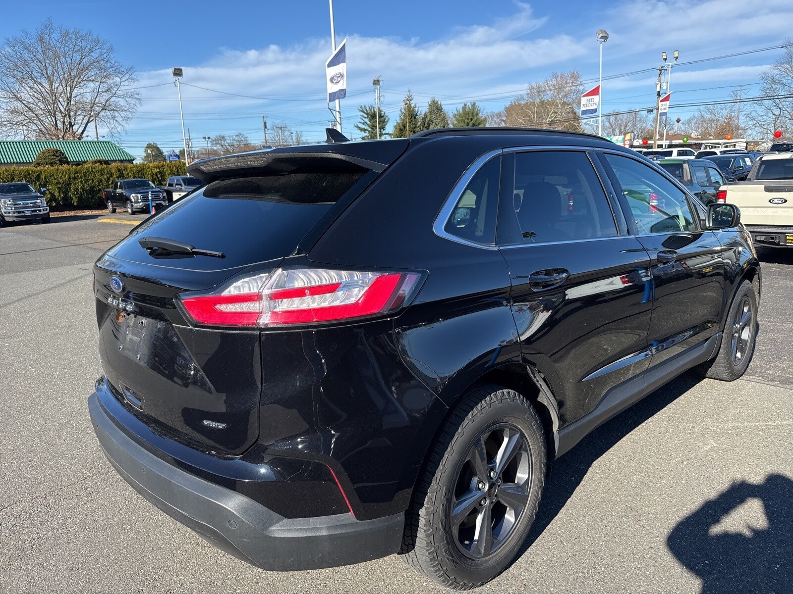 2022 Ford Edge SEL photo 4