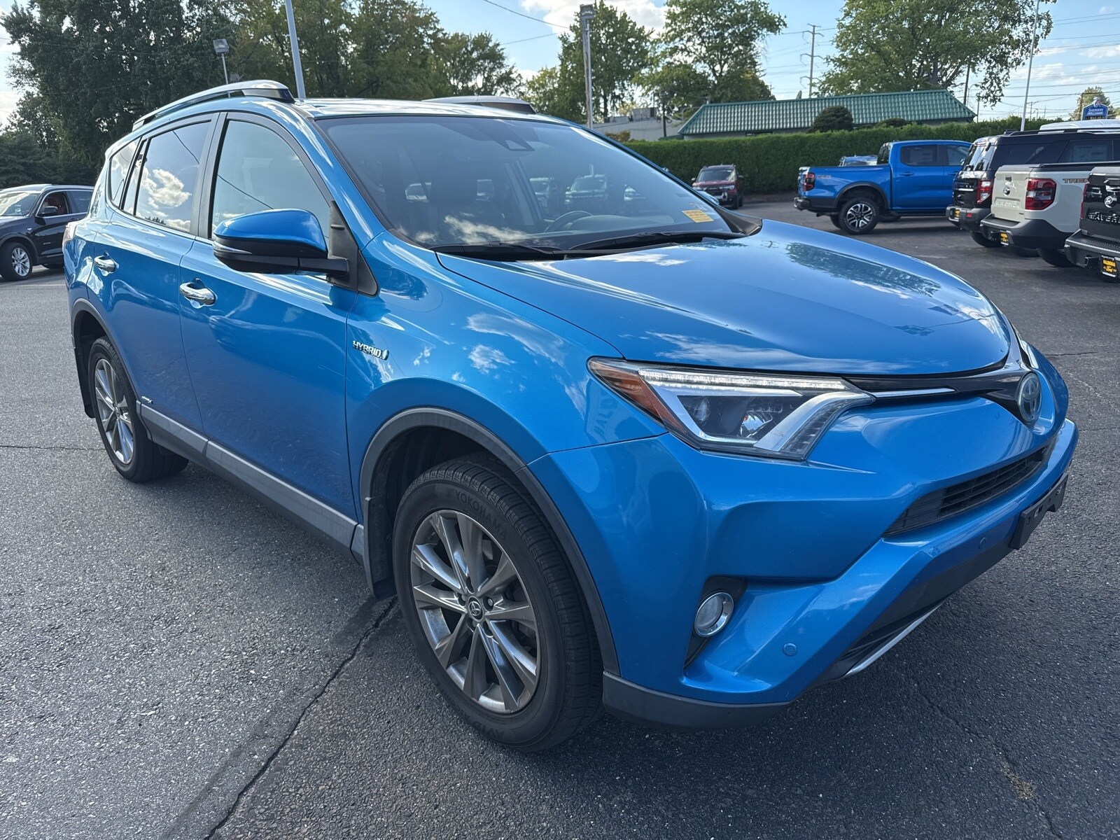 2017 Toyota RAV4 Hybrid Limited photo 2