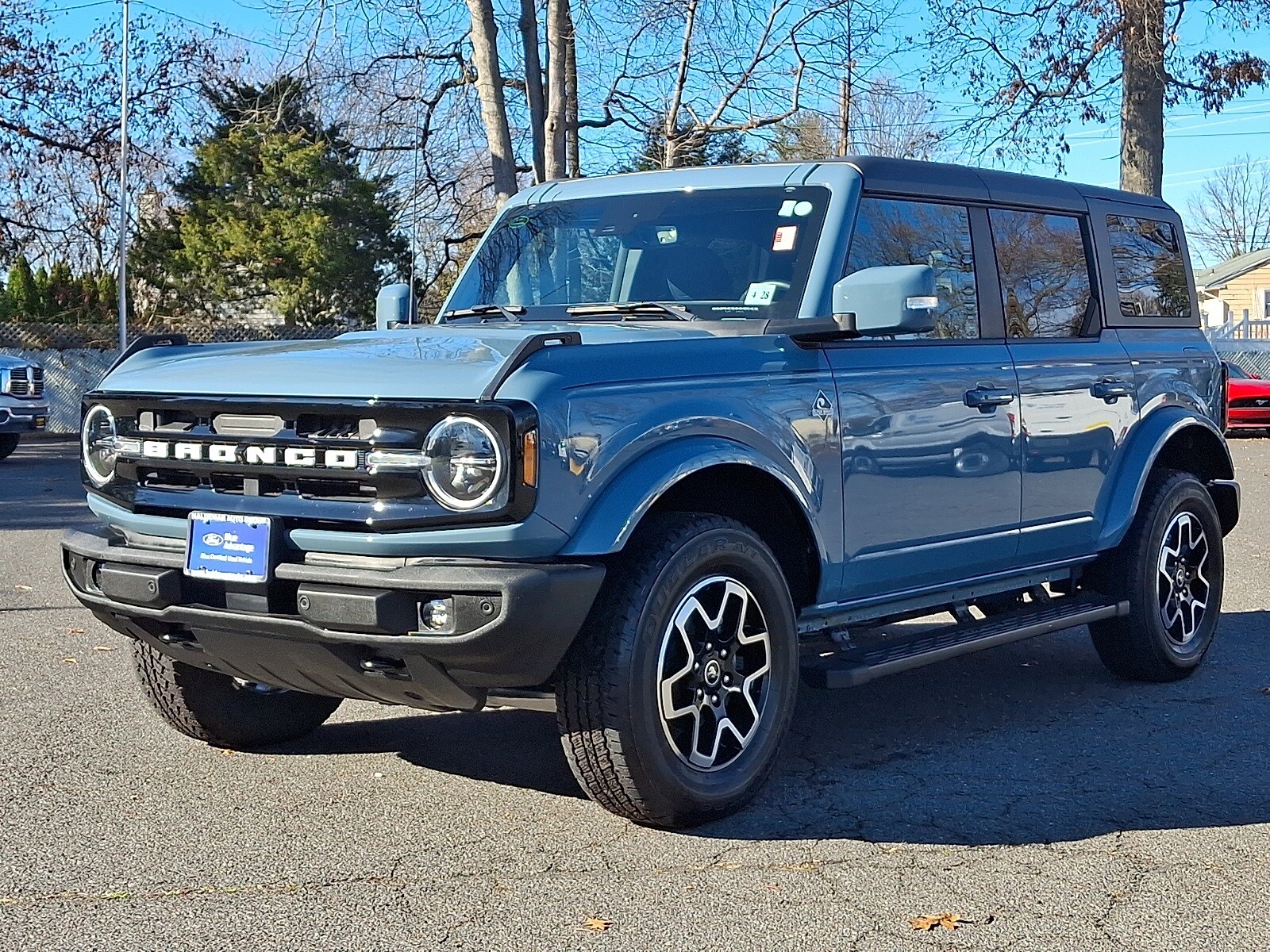 2023 Ford Bronco Outer Banks photo 3
