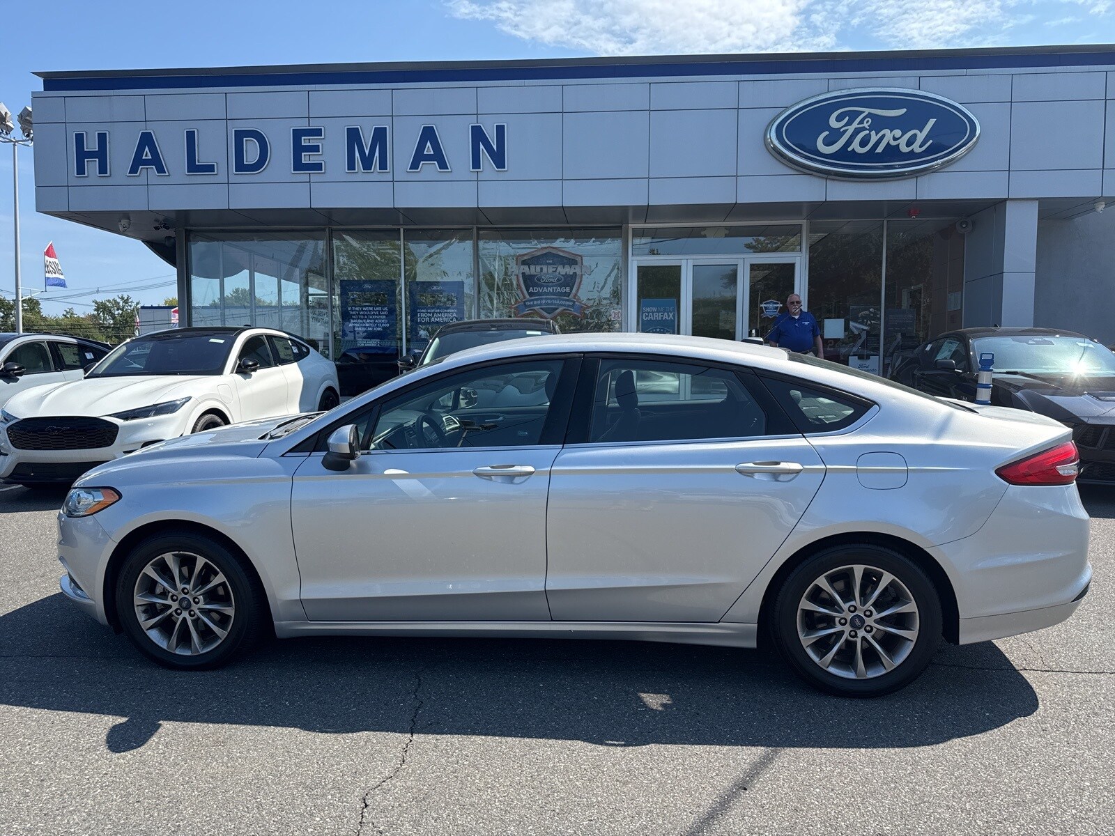 2017 Ford Fusion SE photo 3
