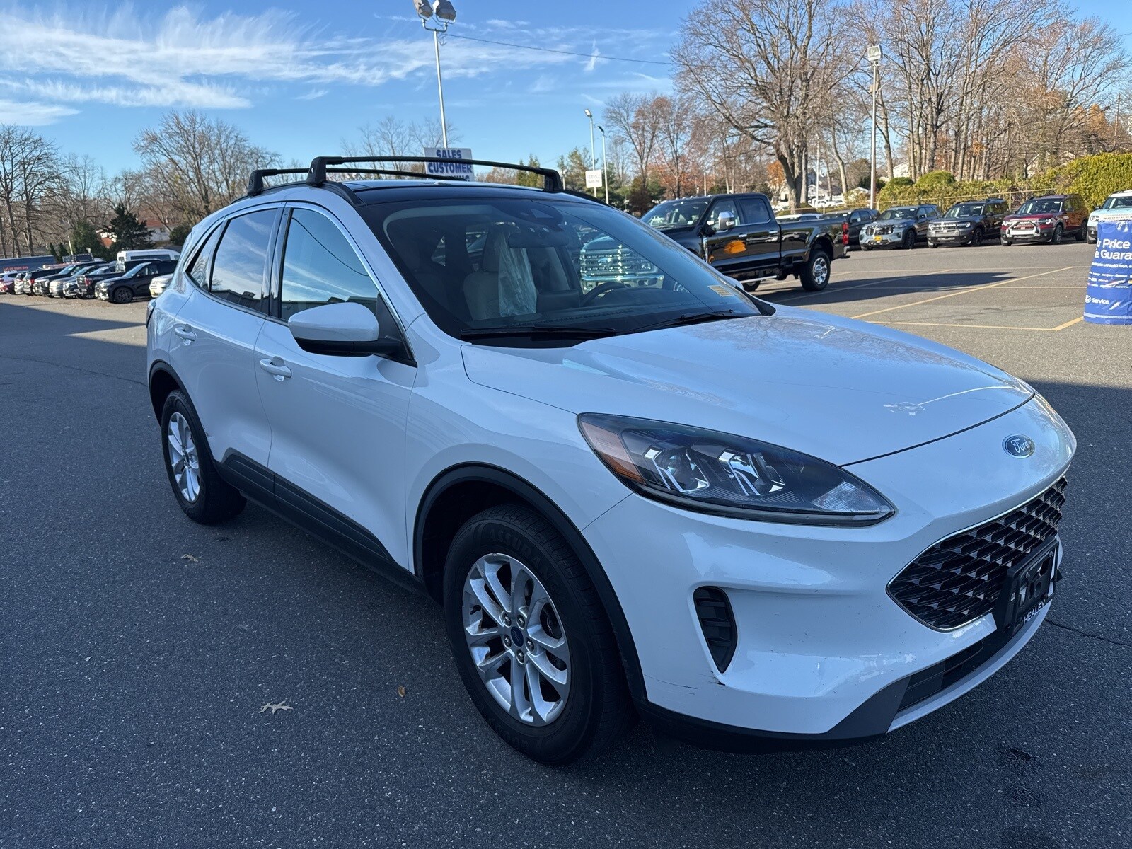 2020 Ford Escape SE photo 3