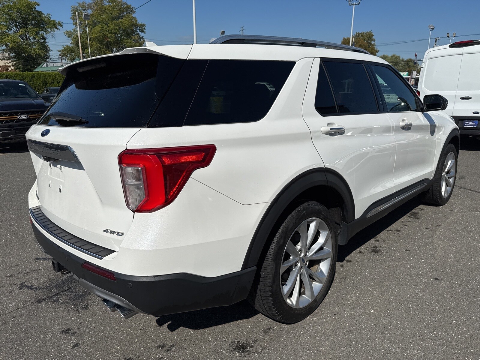 2022 Ford Explorer Platinum photo 4