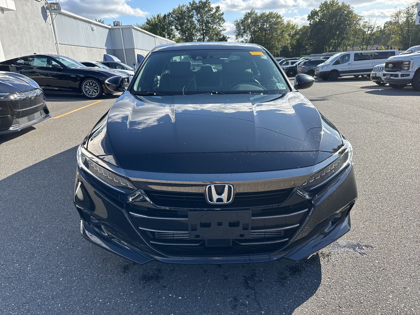 2022 Honda Accord Sport 2.0T photo 2