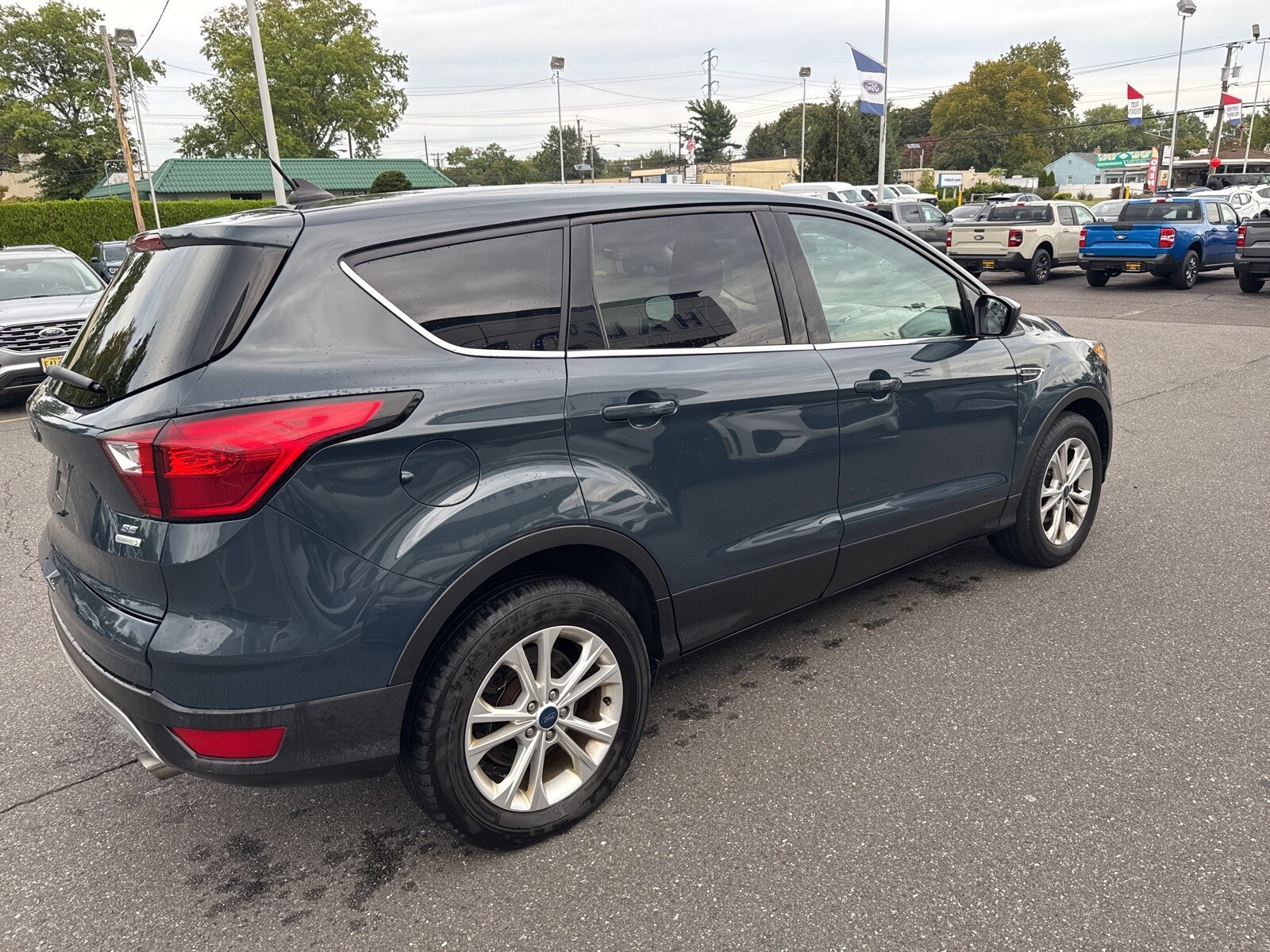 2019 Ford Escape SE photo 3