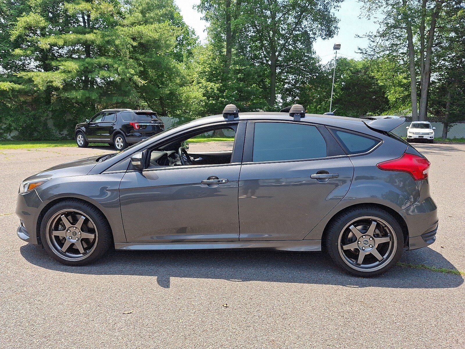2017 Ford Focus ST photo 2