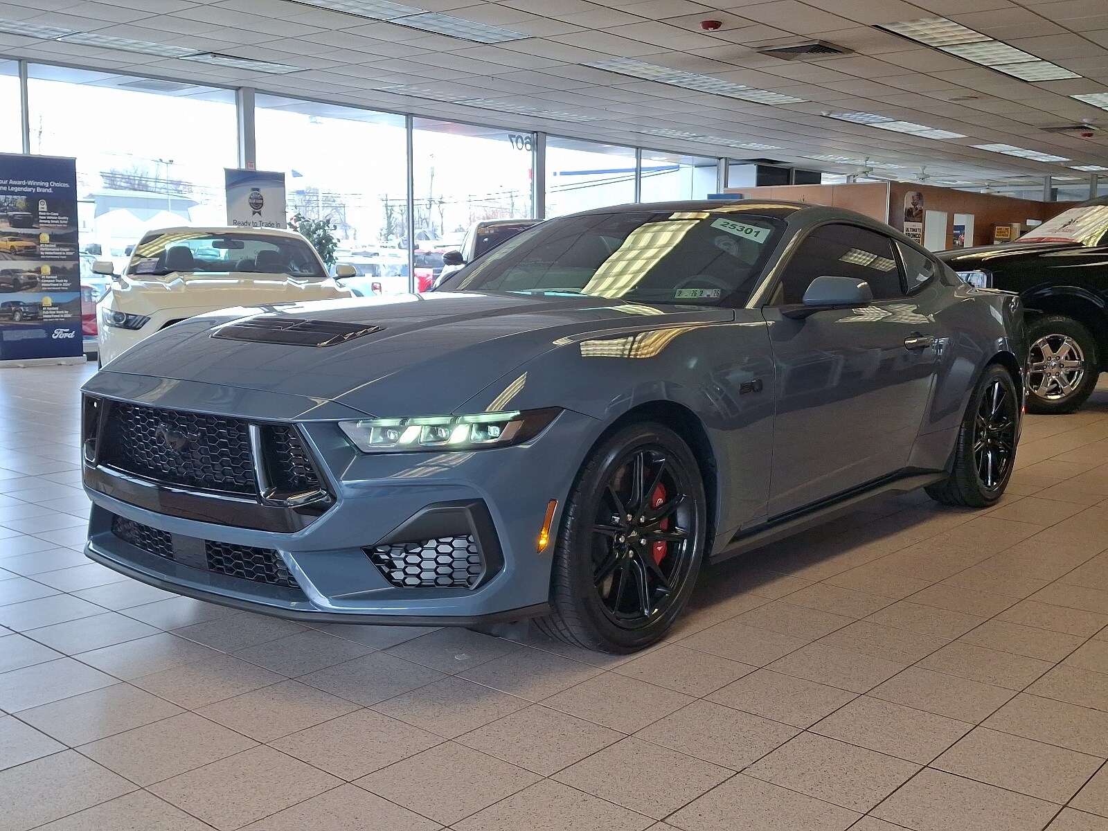 2025 Ford Mustang GT photo 3