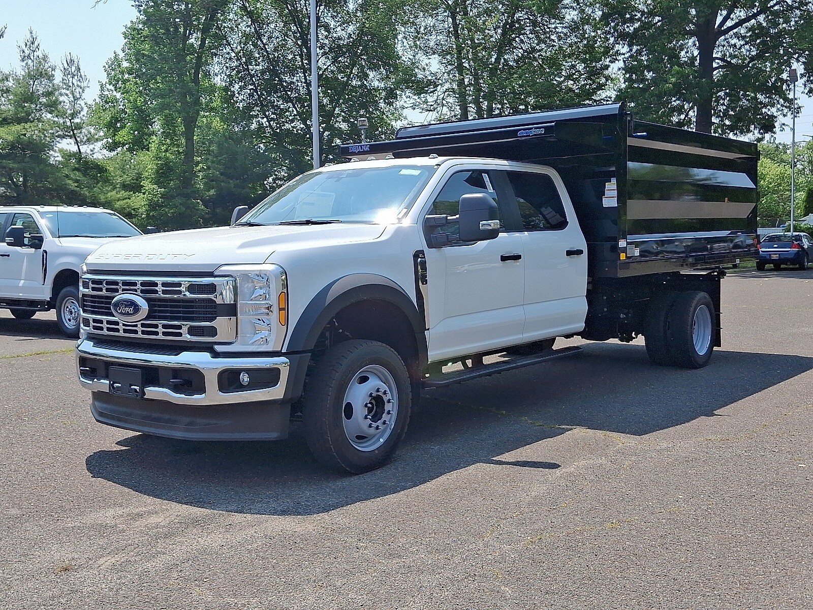 2025 Ford F-550 photo 3