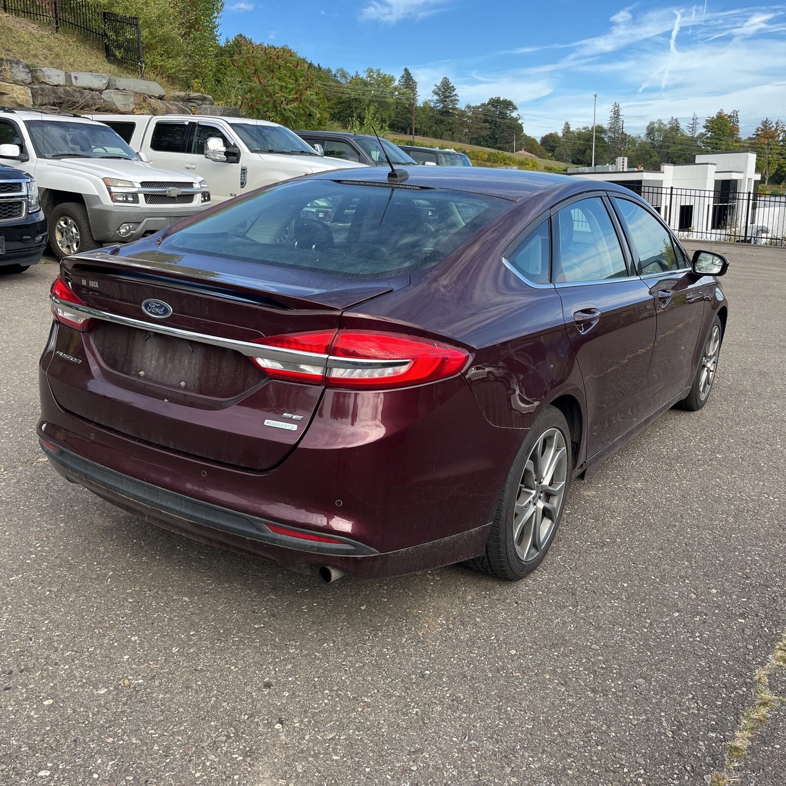 2017 Ford Fusion SE photo 2