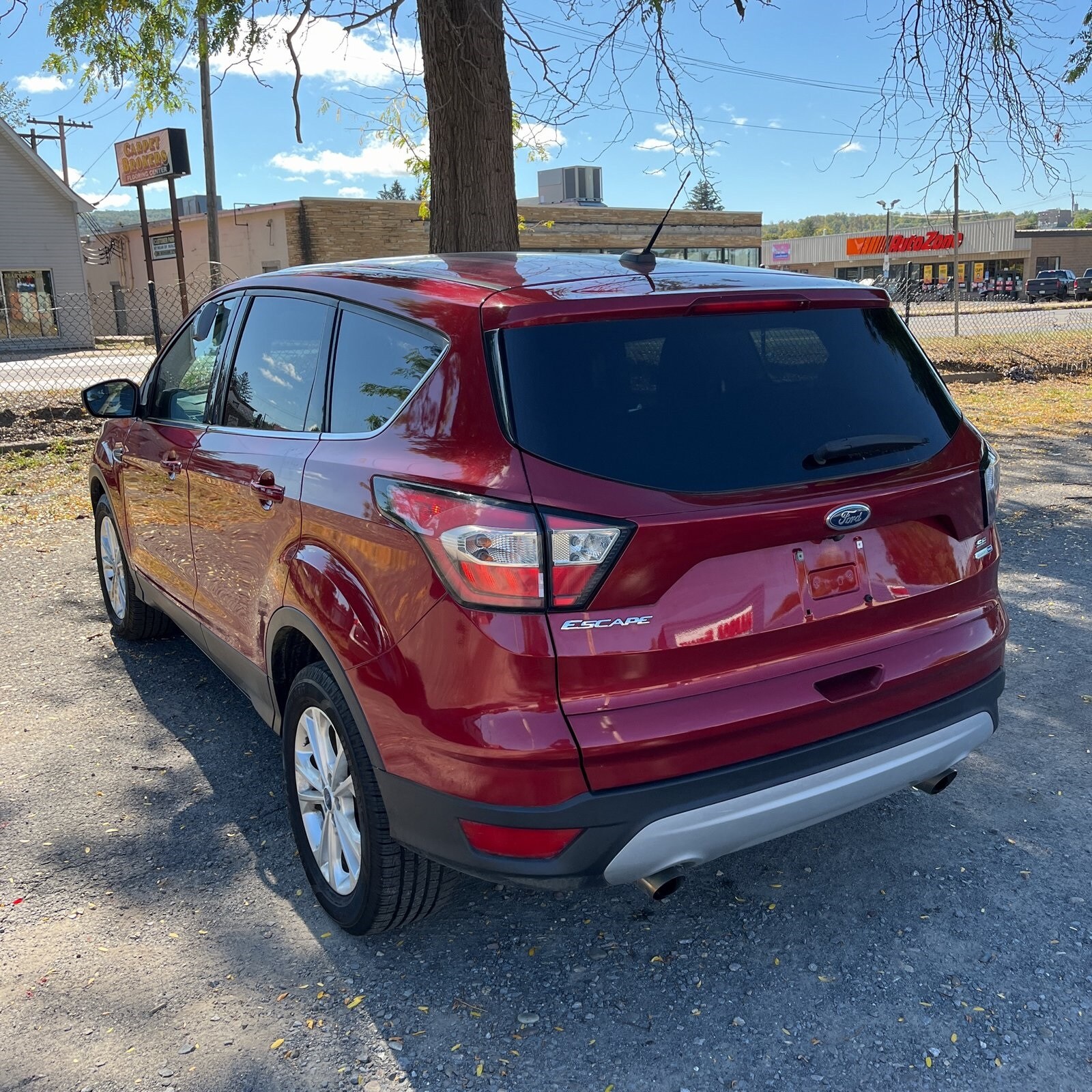 2017 Ford Escape SE photo 2