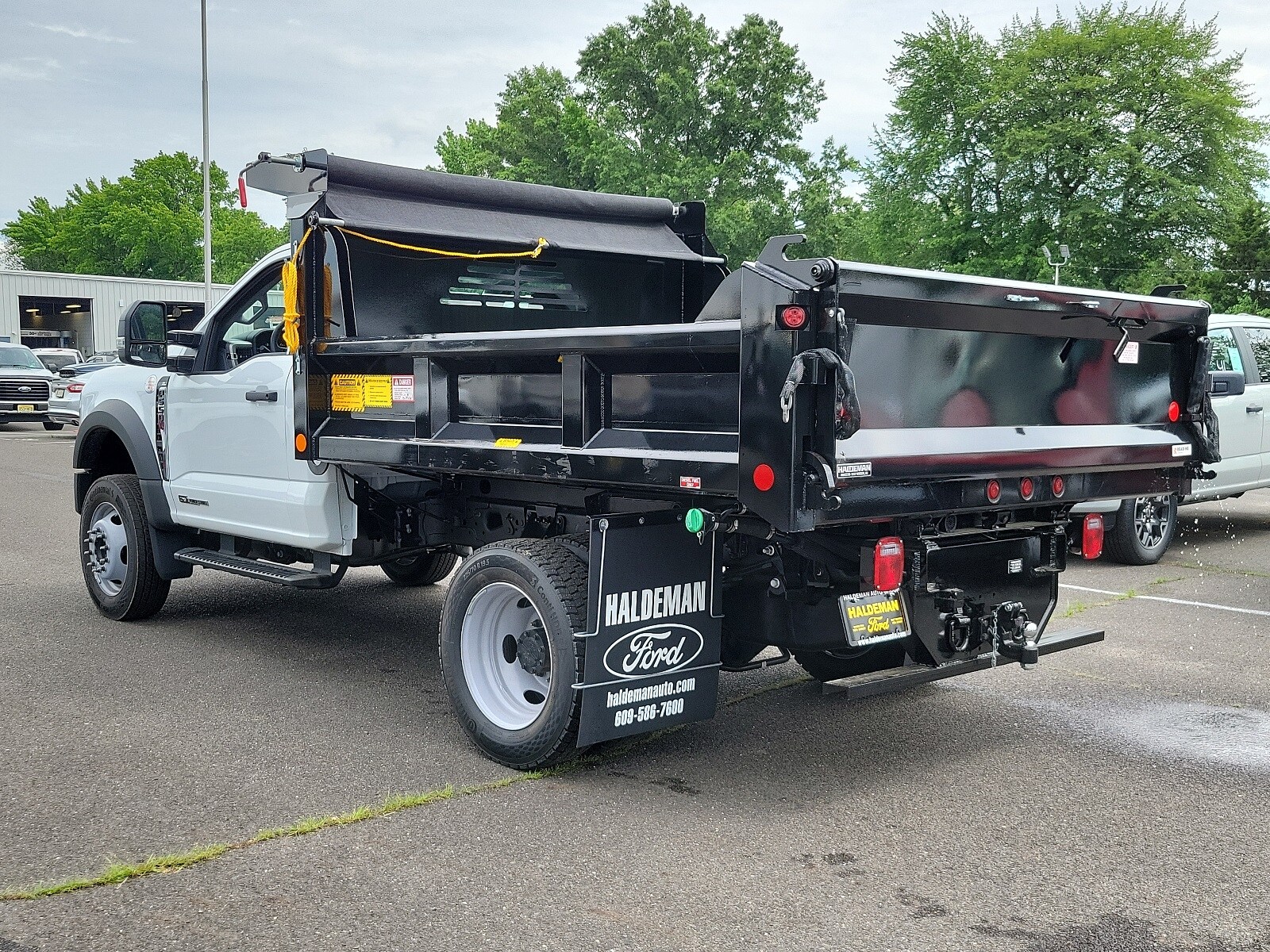 2024 Ford F-550 photo 3