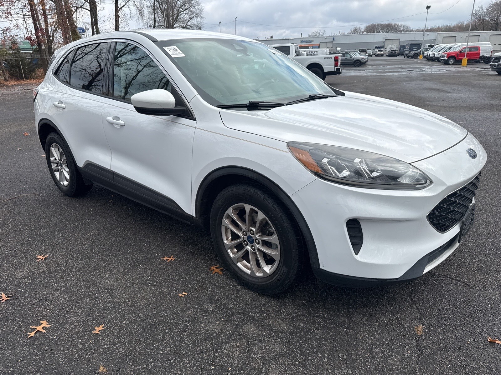 2020 Ford Escape SE photo 3