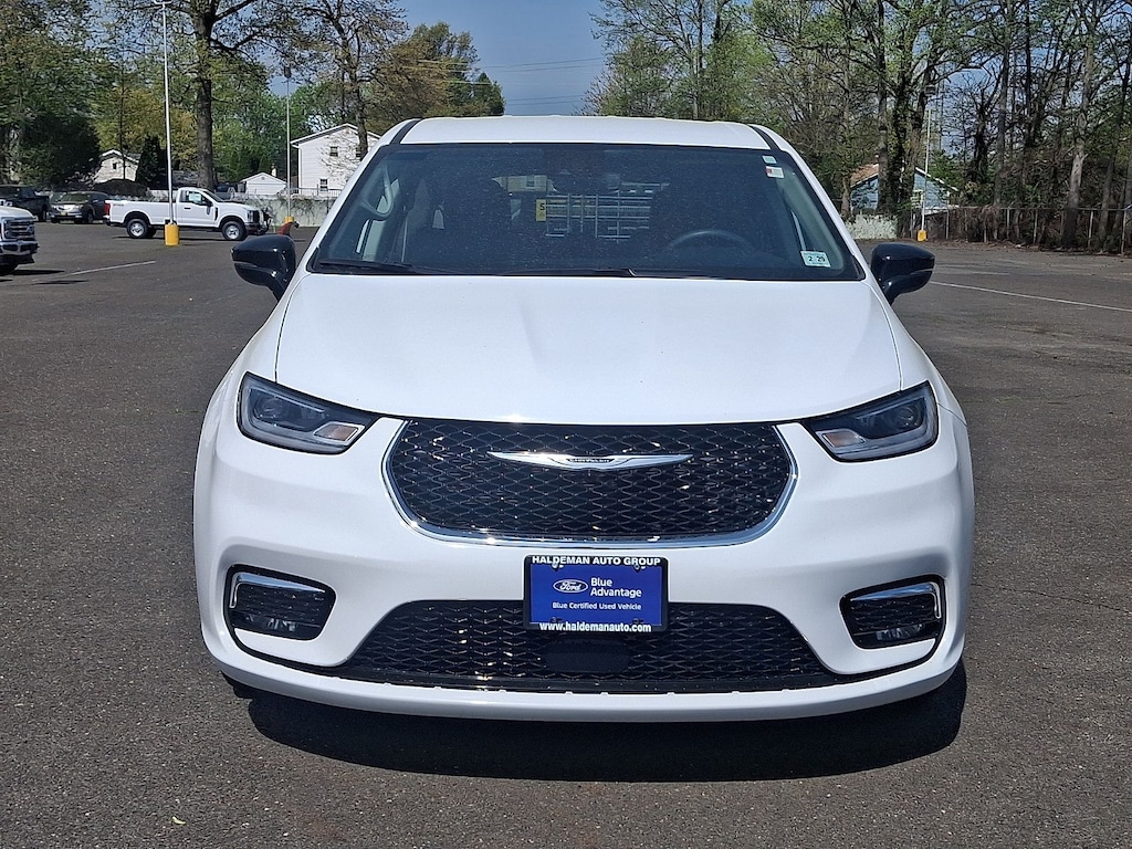 Certified 2024 Chrysler Pacifica Touring L Minivan/Van