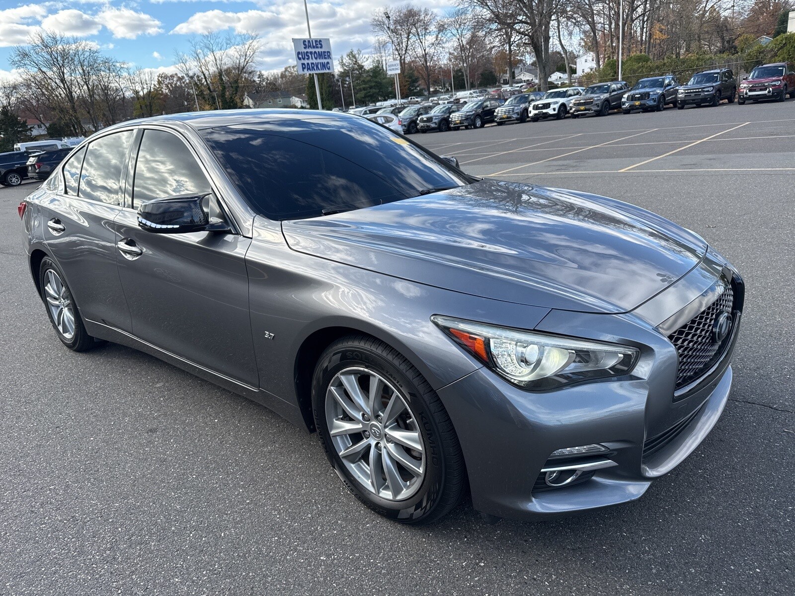 2015 Infiniti Q50 Premium photo 3