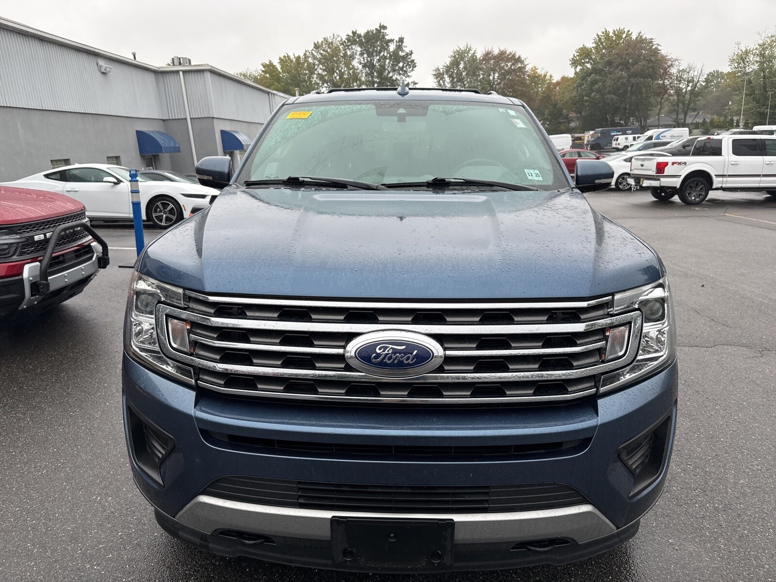 2020 Ford Expedition MAX XLT photo 2