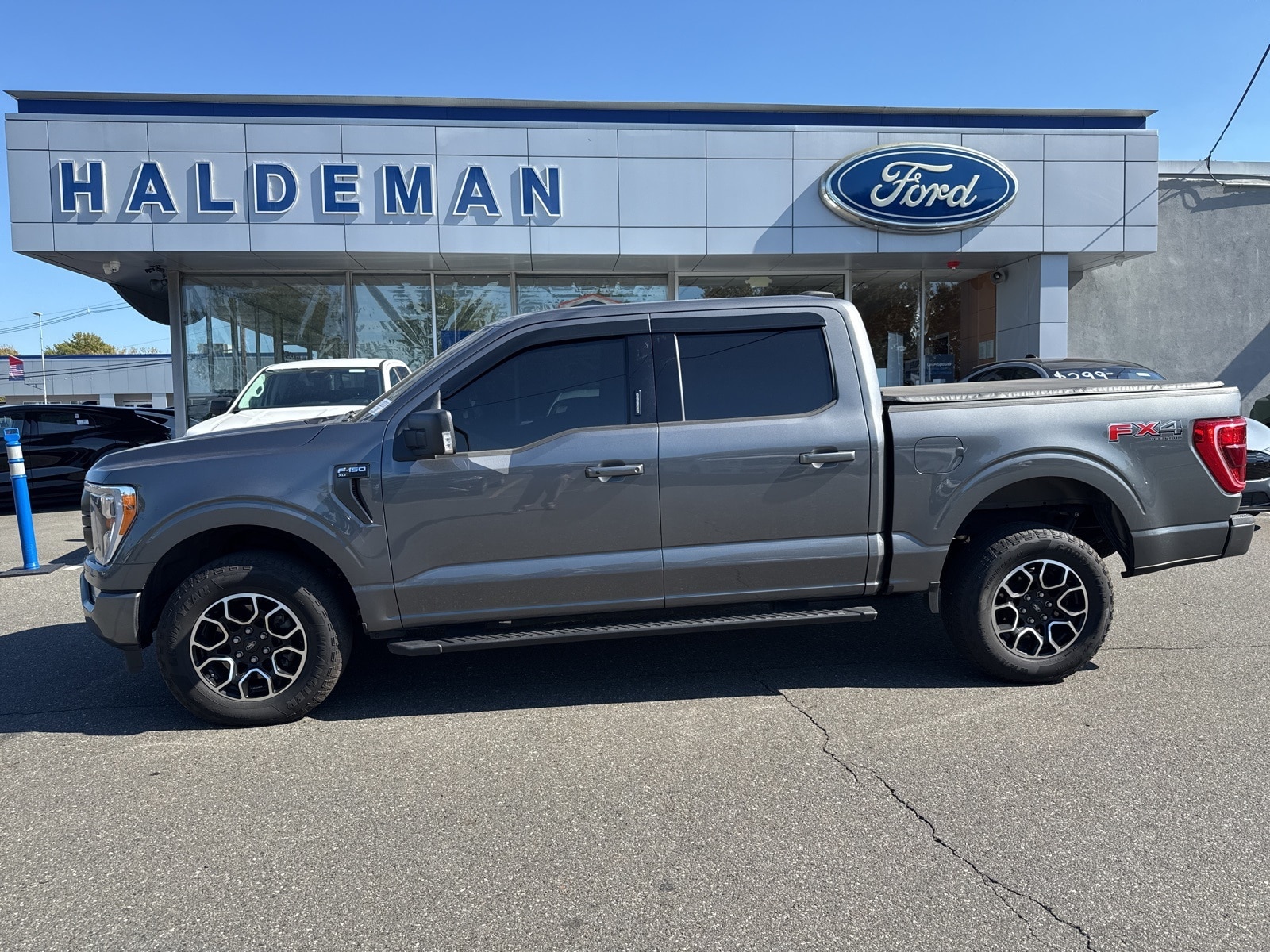 2022 Ford F-150 XLT photo 2