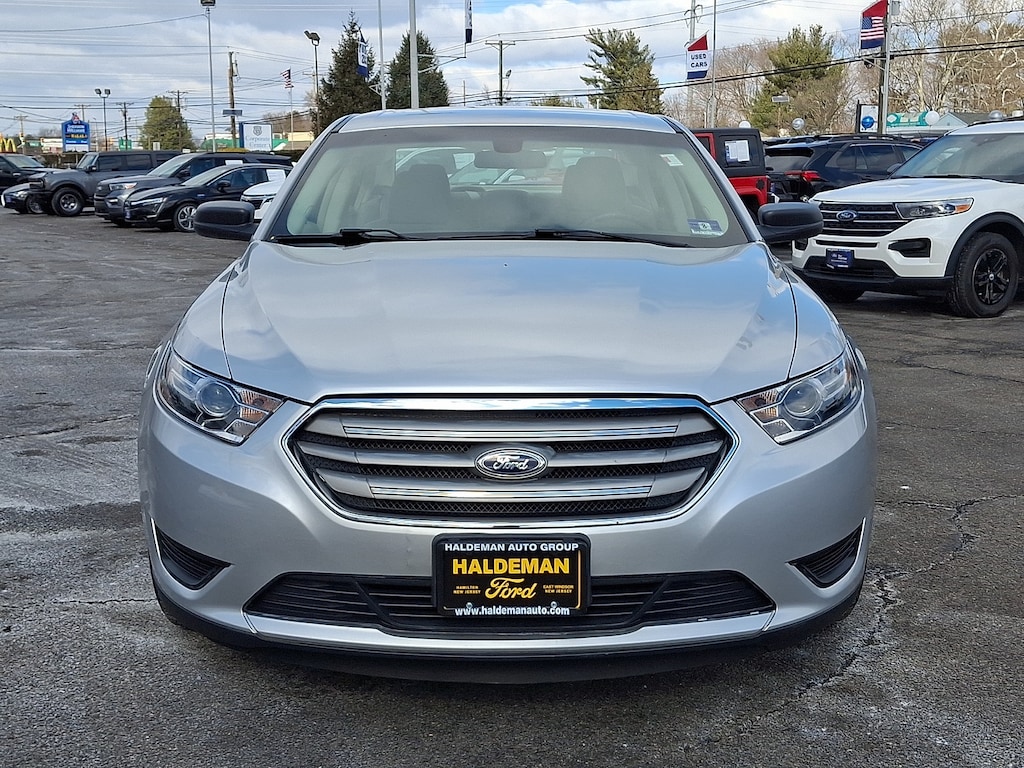 Used 2015 Ford Taurus SE Sedan