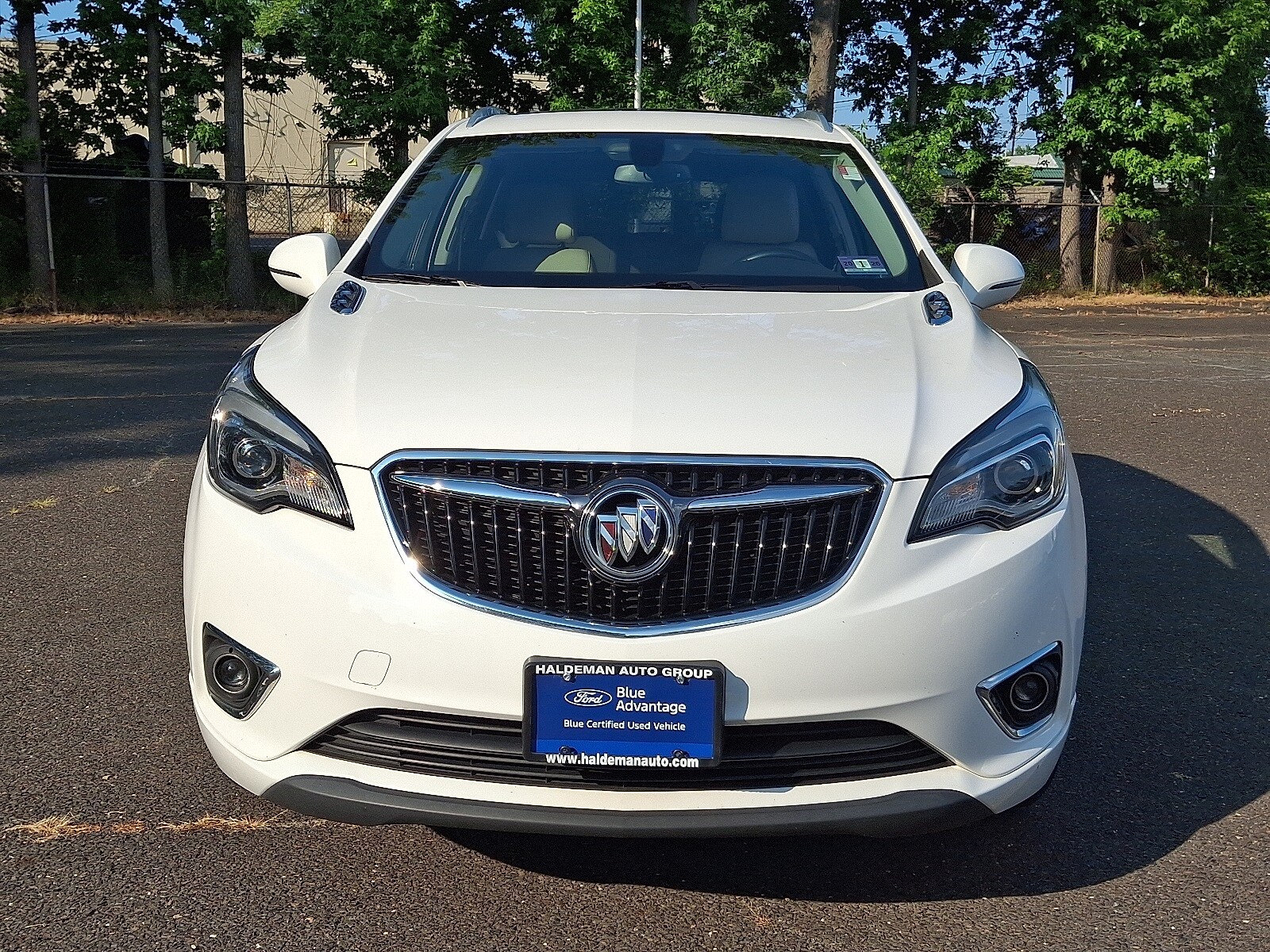 2019 Buick Envision Essence photo 2
