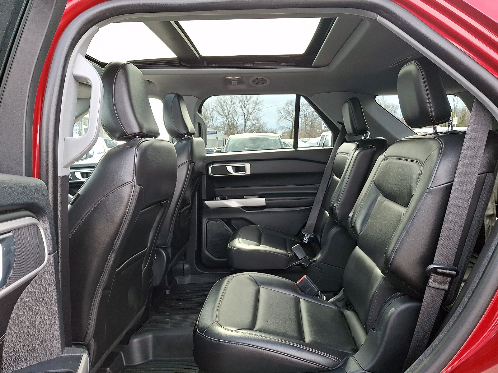2022 Ford Explorer XLT - Photo 10