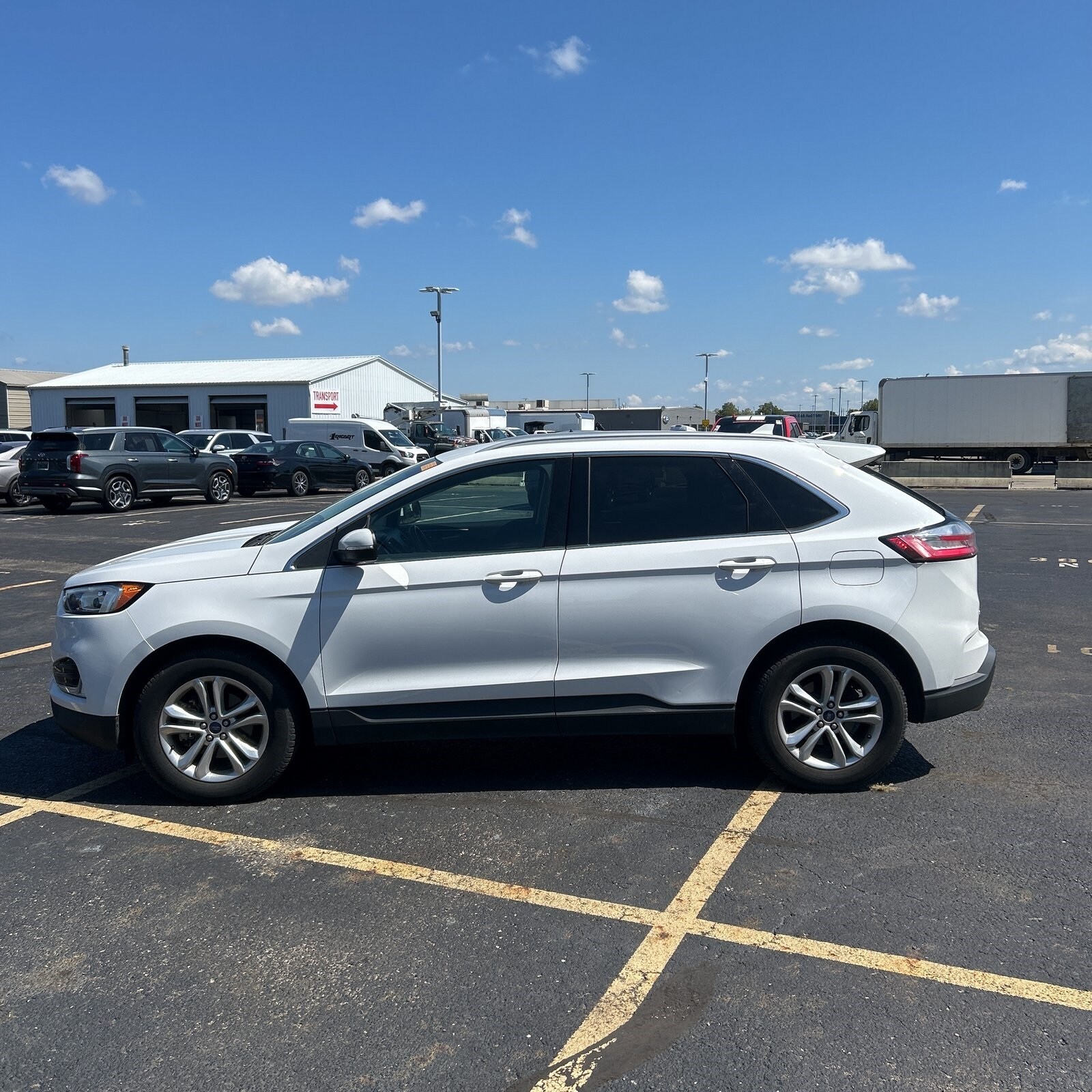 2020 Ford Edge SEL photo 3