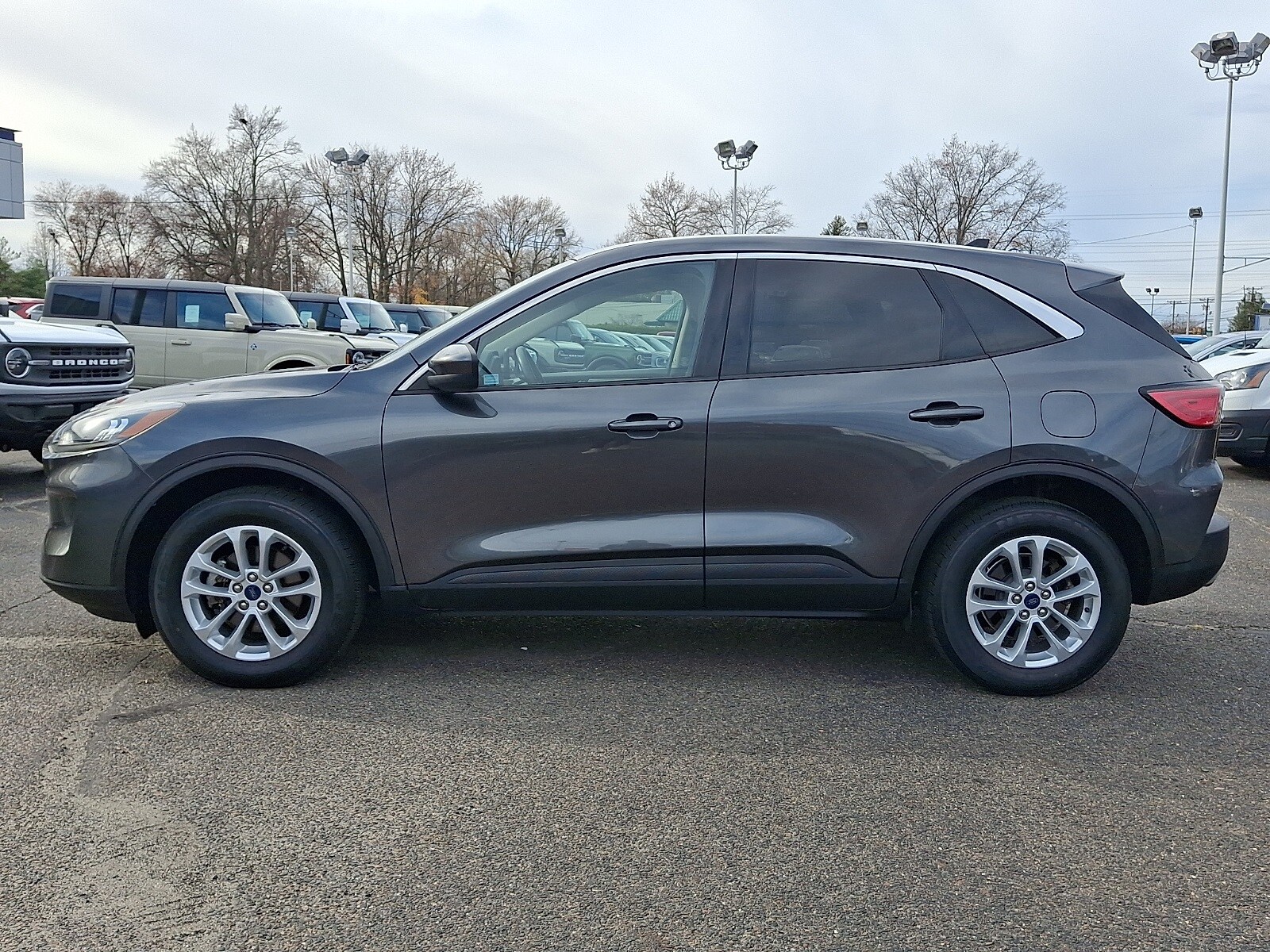 2020 Ford Escape SE photo 4